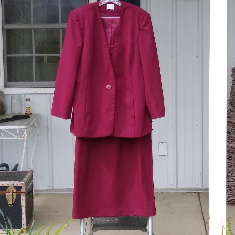 Beautiful, classic wine colored skirt/suit.